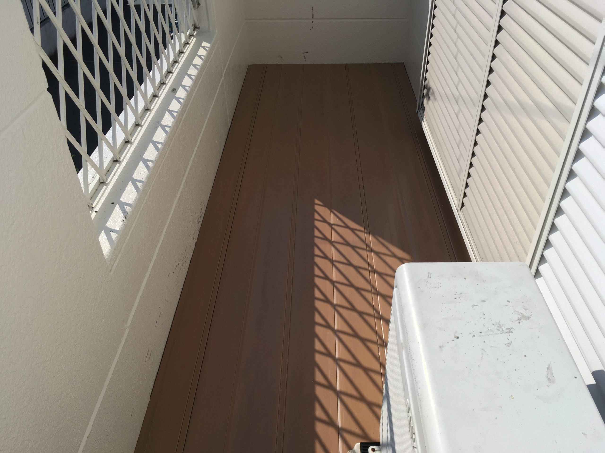 ベランダのデッキ材を交換しました