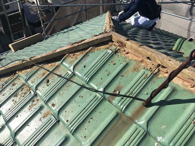 屋根漆喰工事　棟取り直し工事