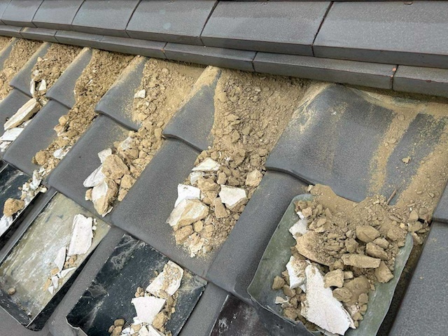 既存の漆喰撤去