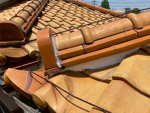 番線から雨水が伝ったと予測