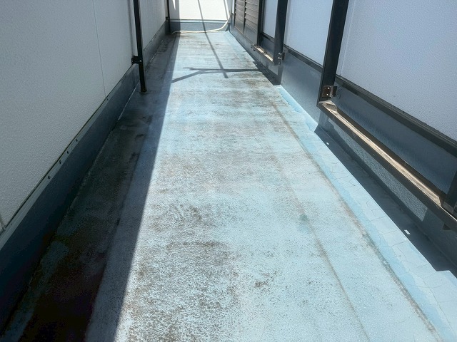 経年劣化した防水膜