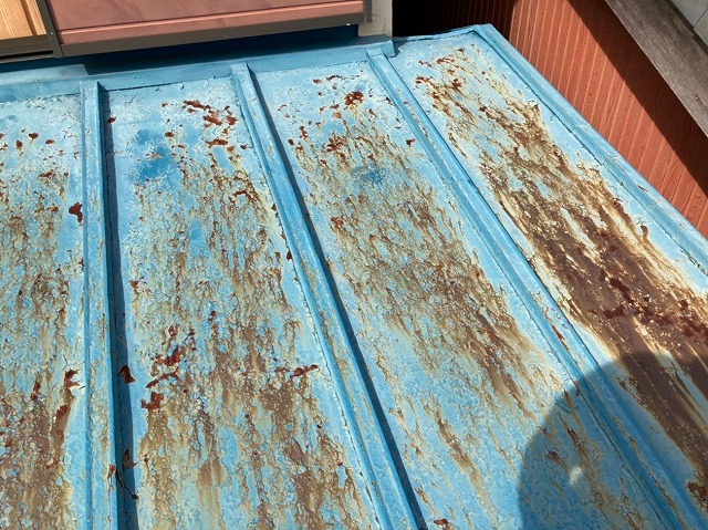 劣化が進んだ瓦棒葺き屋根