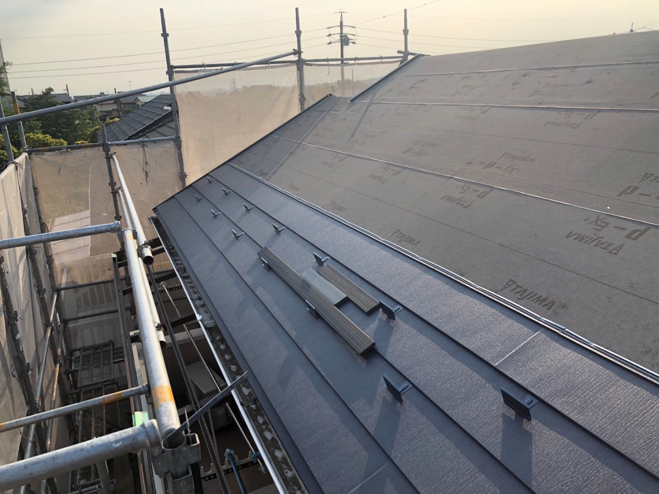 ガルテクト葺き途中