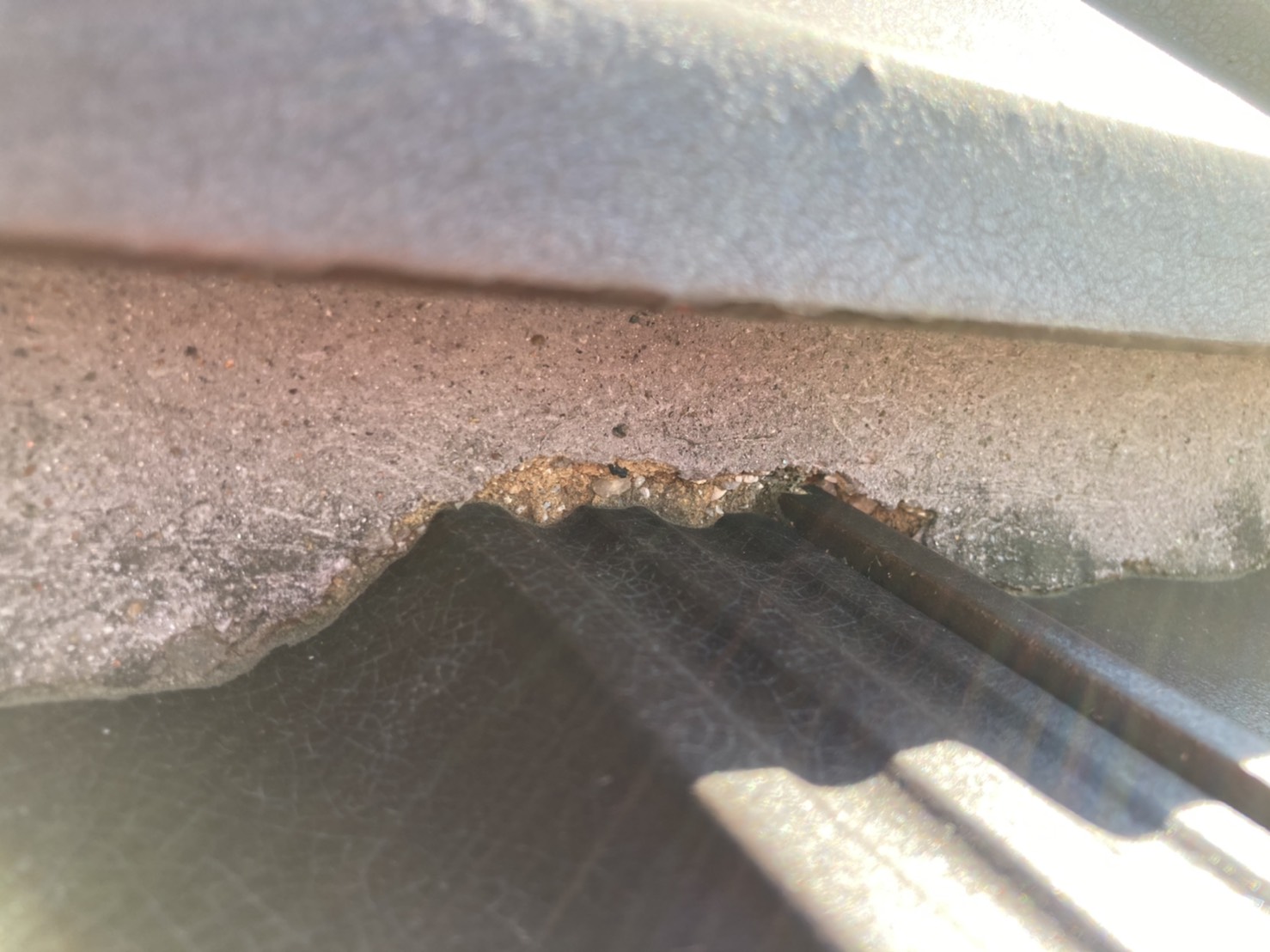 棟下はかなり固めものが積んでありました