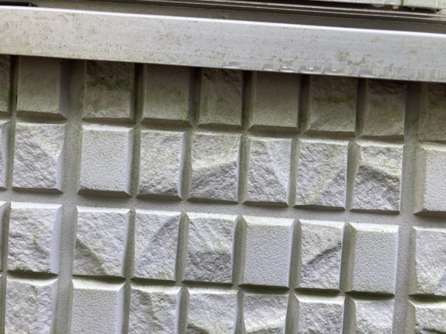 ベランダサッシ周りは劣化中