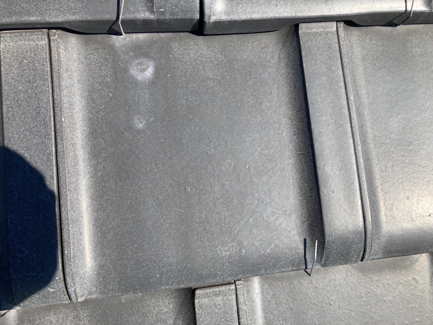 平板瓦の特徴はこの平らな形です