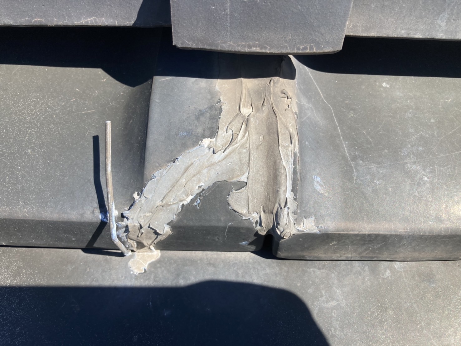 一部割れて補修済みの部分あり