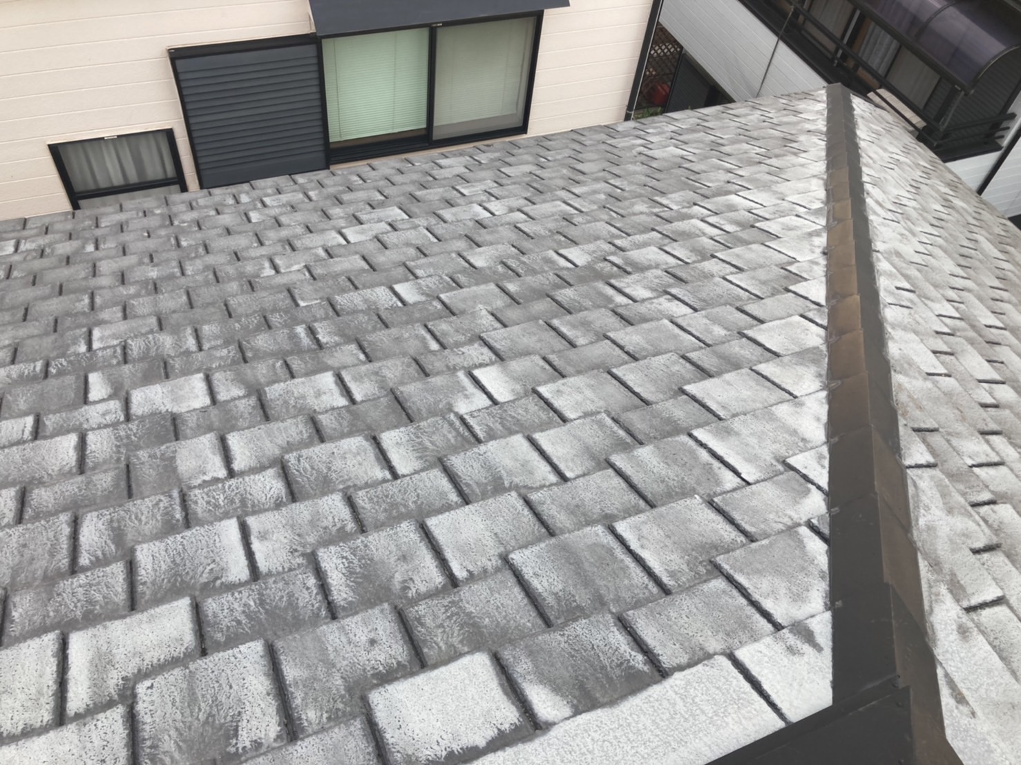 この屋根材はアーバニーという屋根材になります