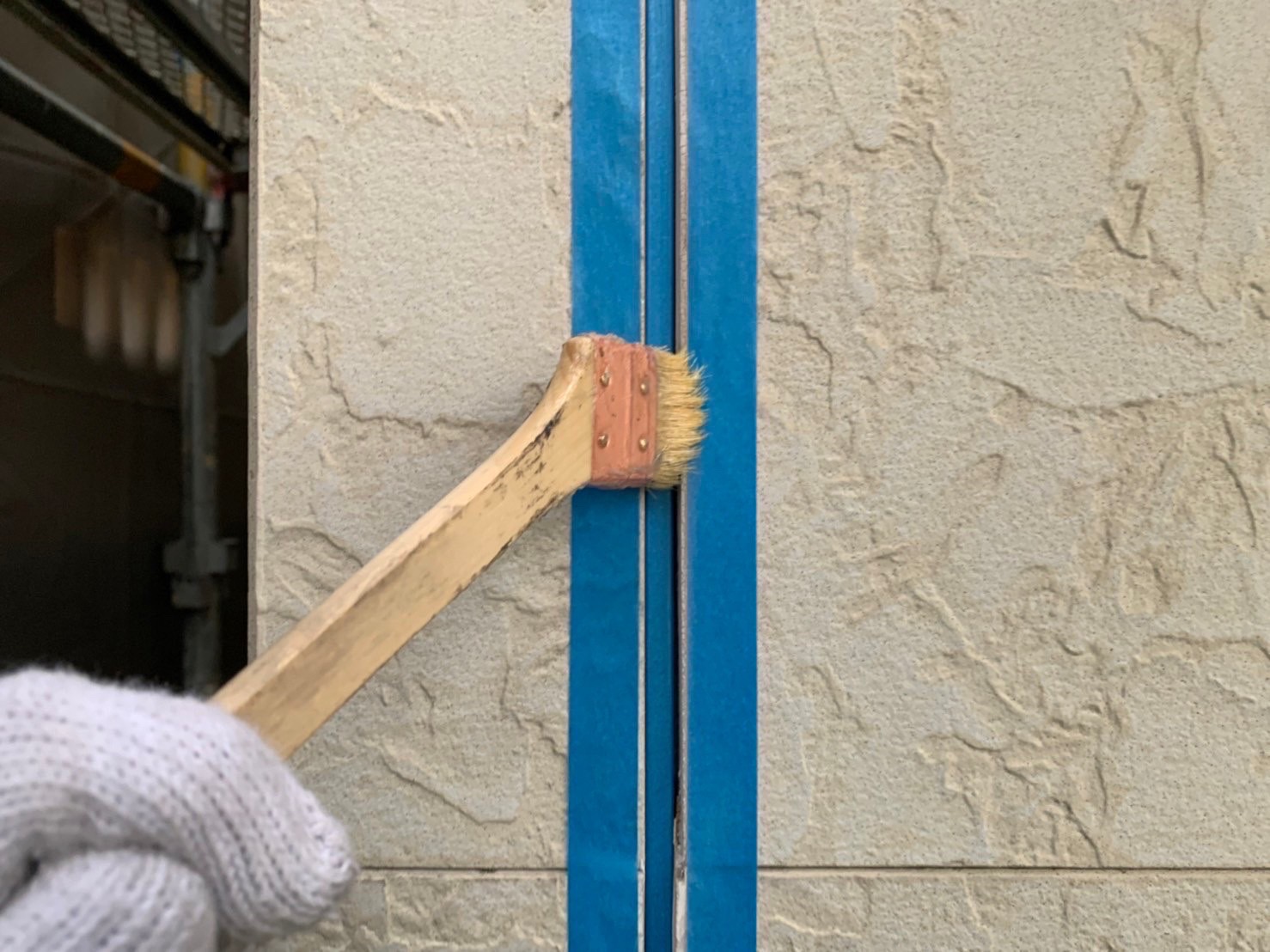 プライマーを塗布していく