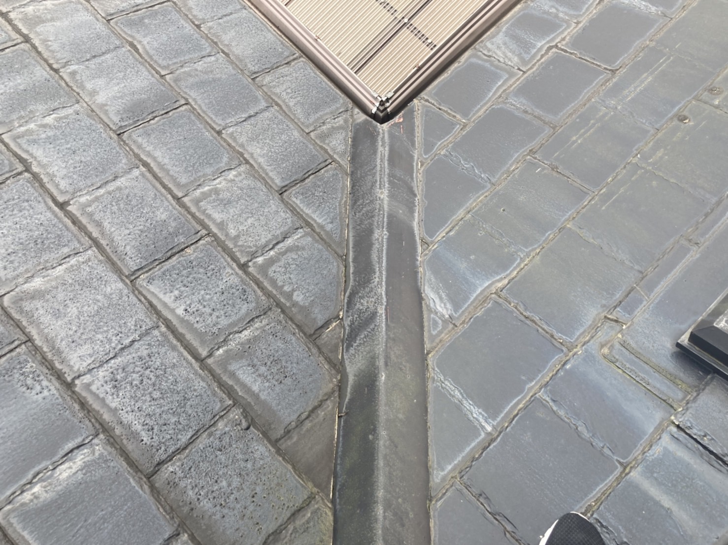 屋根点検　谷板金