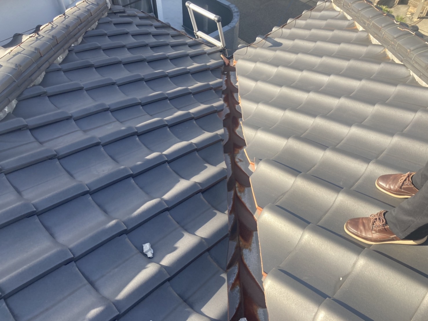 瓦屋根点検　谷板金