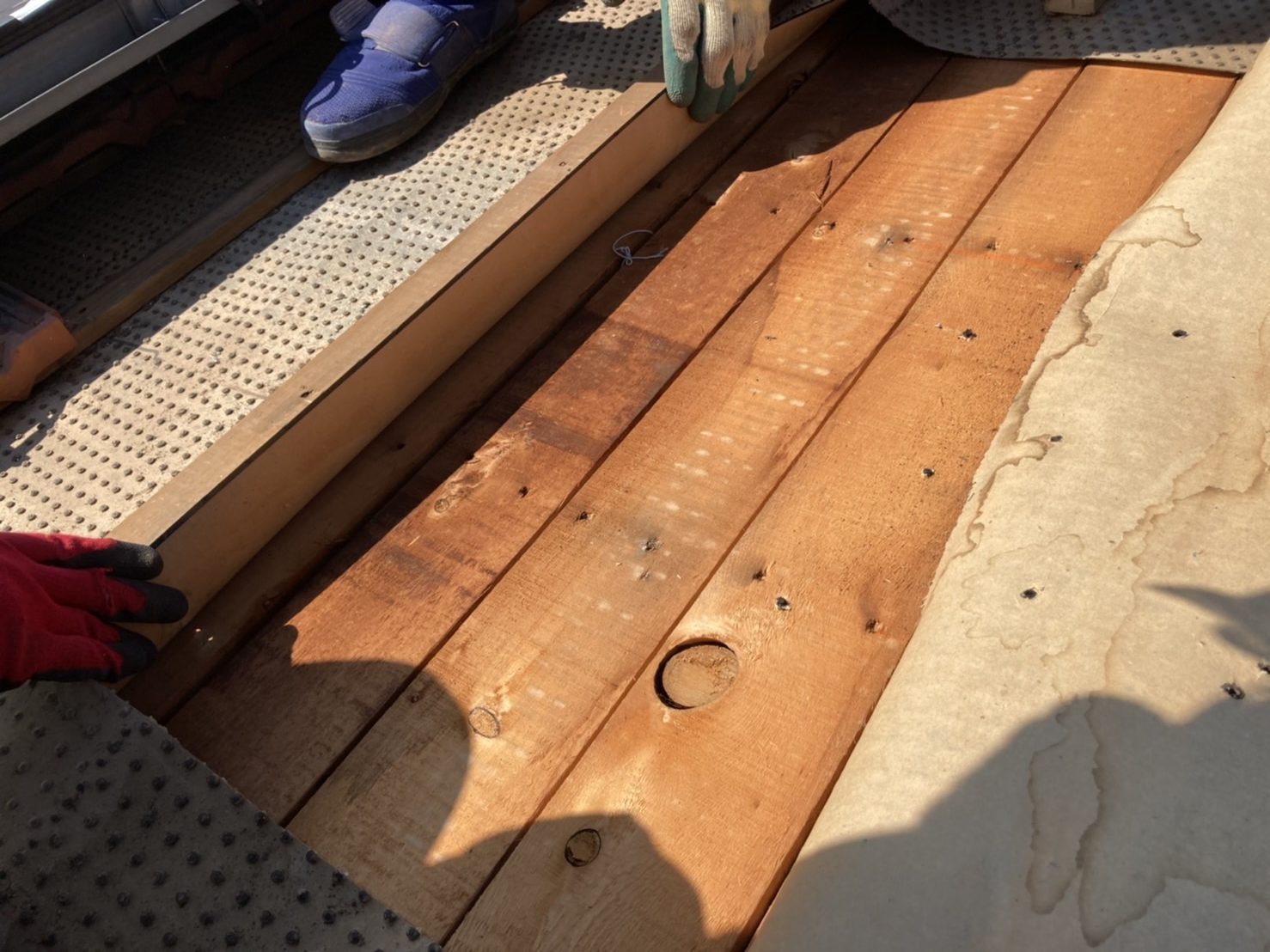 雨漏り箇所確認中