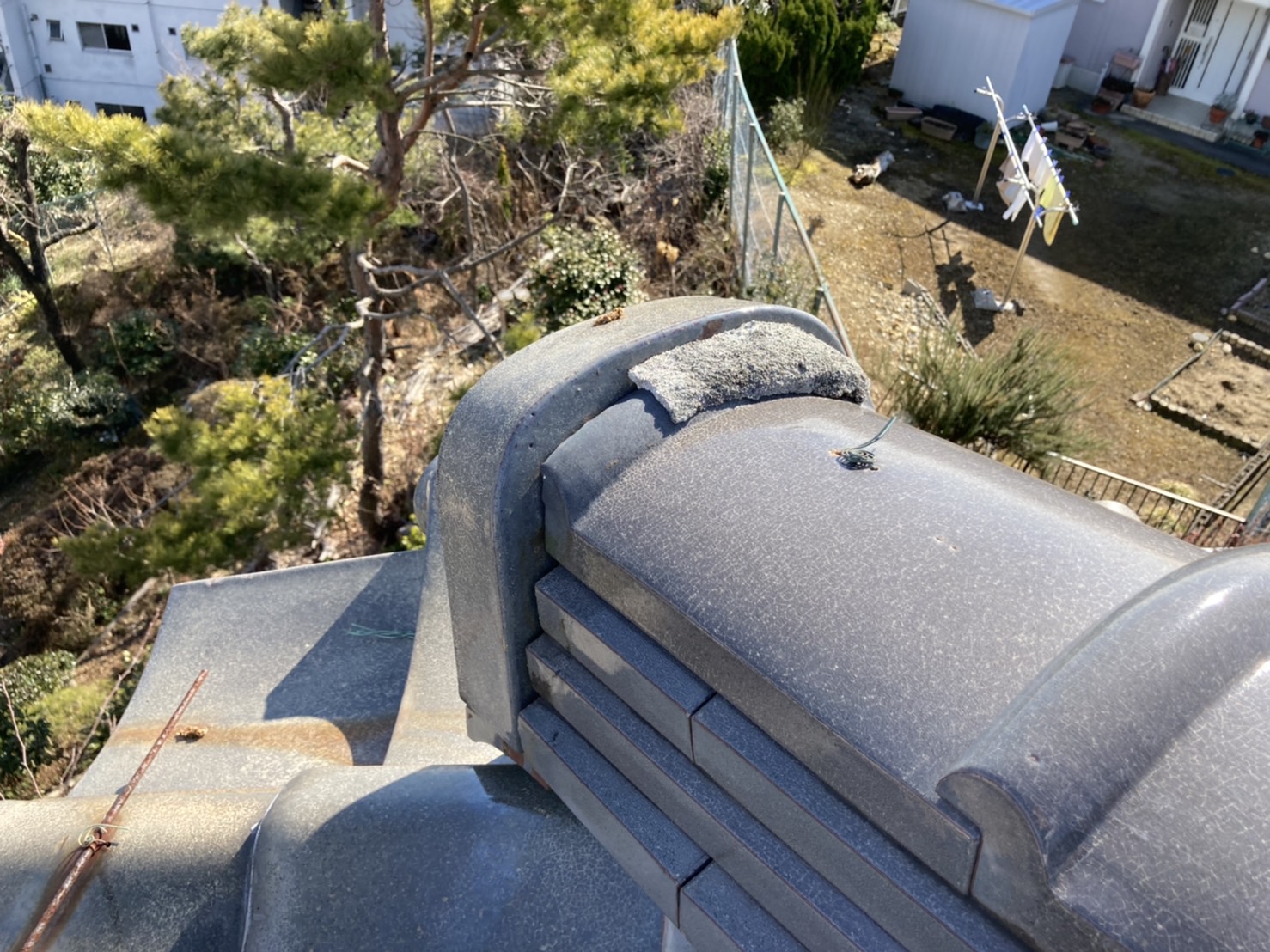 鬼瓦　漆喰剥離