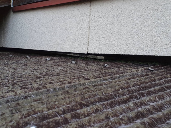 波板の劣化状況　施工前