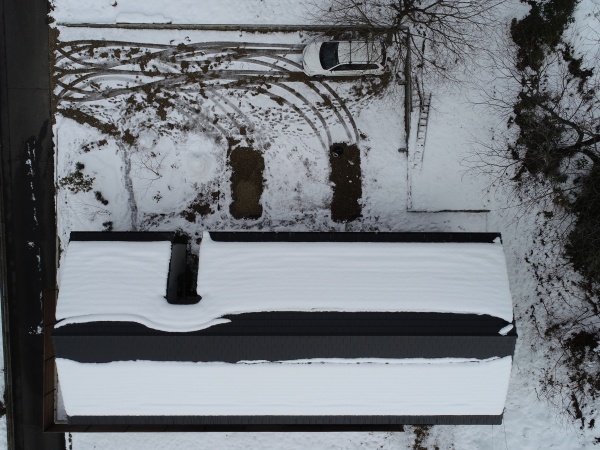 ドロンによる空撮写真　屋根点検