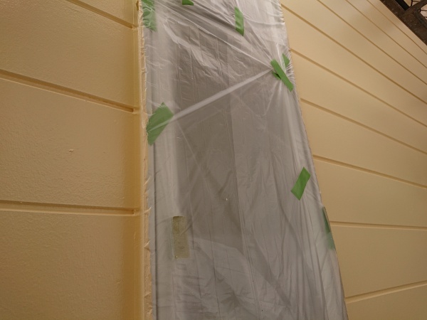 清須市で外壁塗装工事　養生の様子