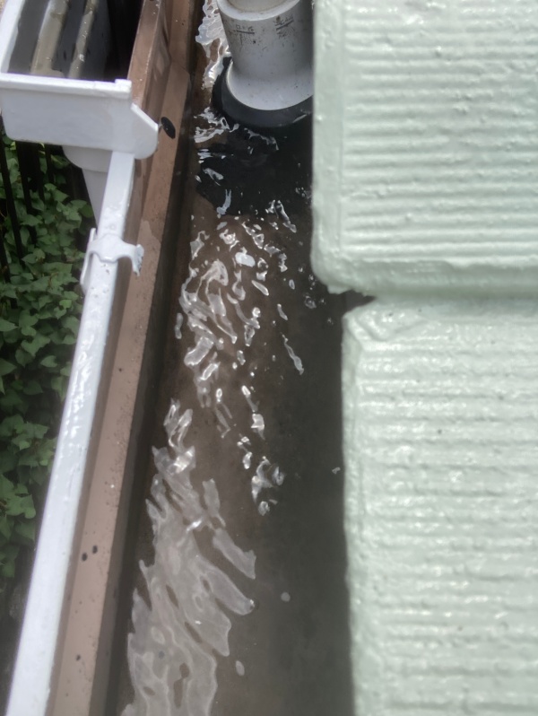 雨樋のつまり調査