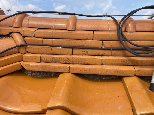 瓦屋根　棟の確認