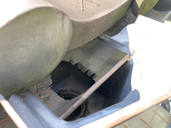 雨樋のつまり掃除後の様子