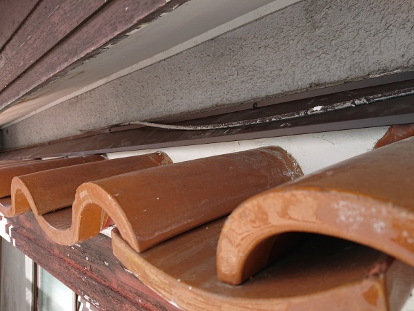 壁際の漆喰　工事後の様子