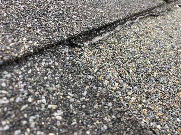 アスファルトシングル　近接写真