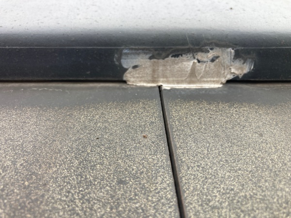 屋根の点検　瓦のシーリング