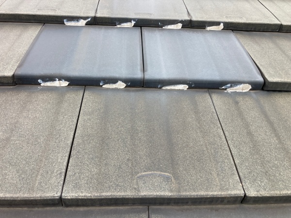 飛び込み業者瓦のズレ　指摘