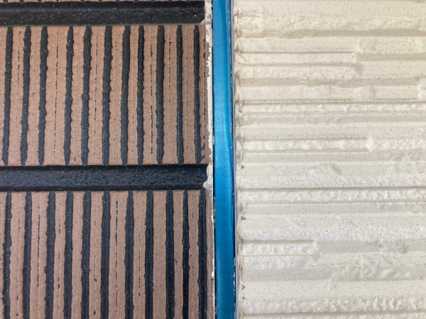 古いシーリング材を撤去しています