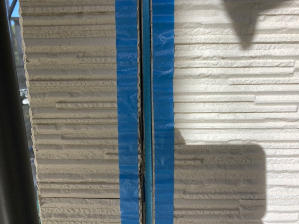 目地　古いシーリングの撤去状況