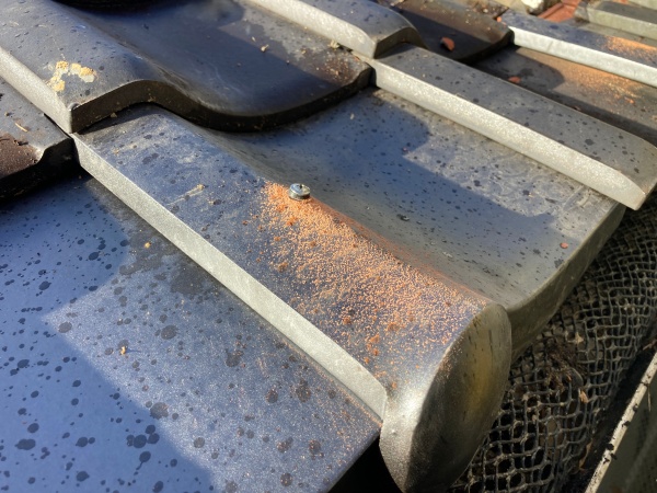 軒先のビスの固定