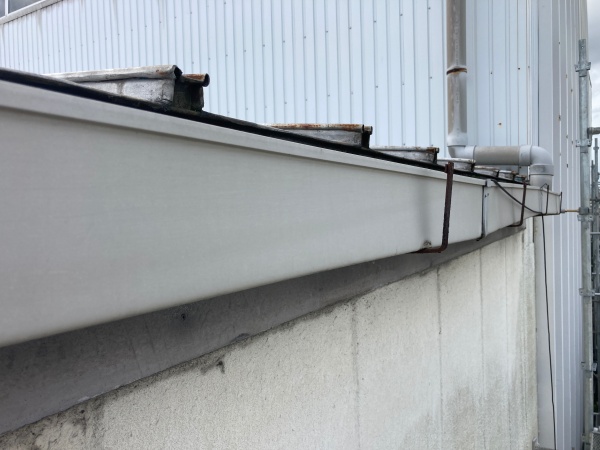 軒先の雨樋交換前