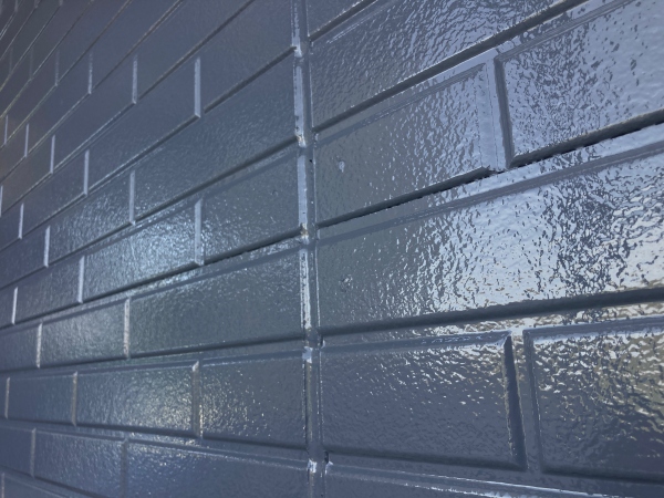 外壁無機塗装工事　上塗り完了