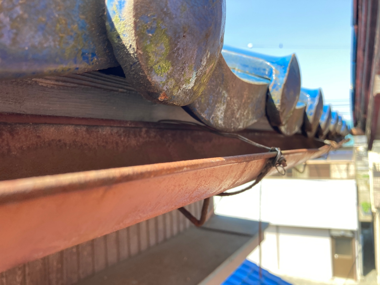 雨樋の劣化　サビ歪み　交換をおすすめ