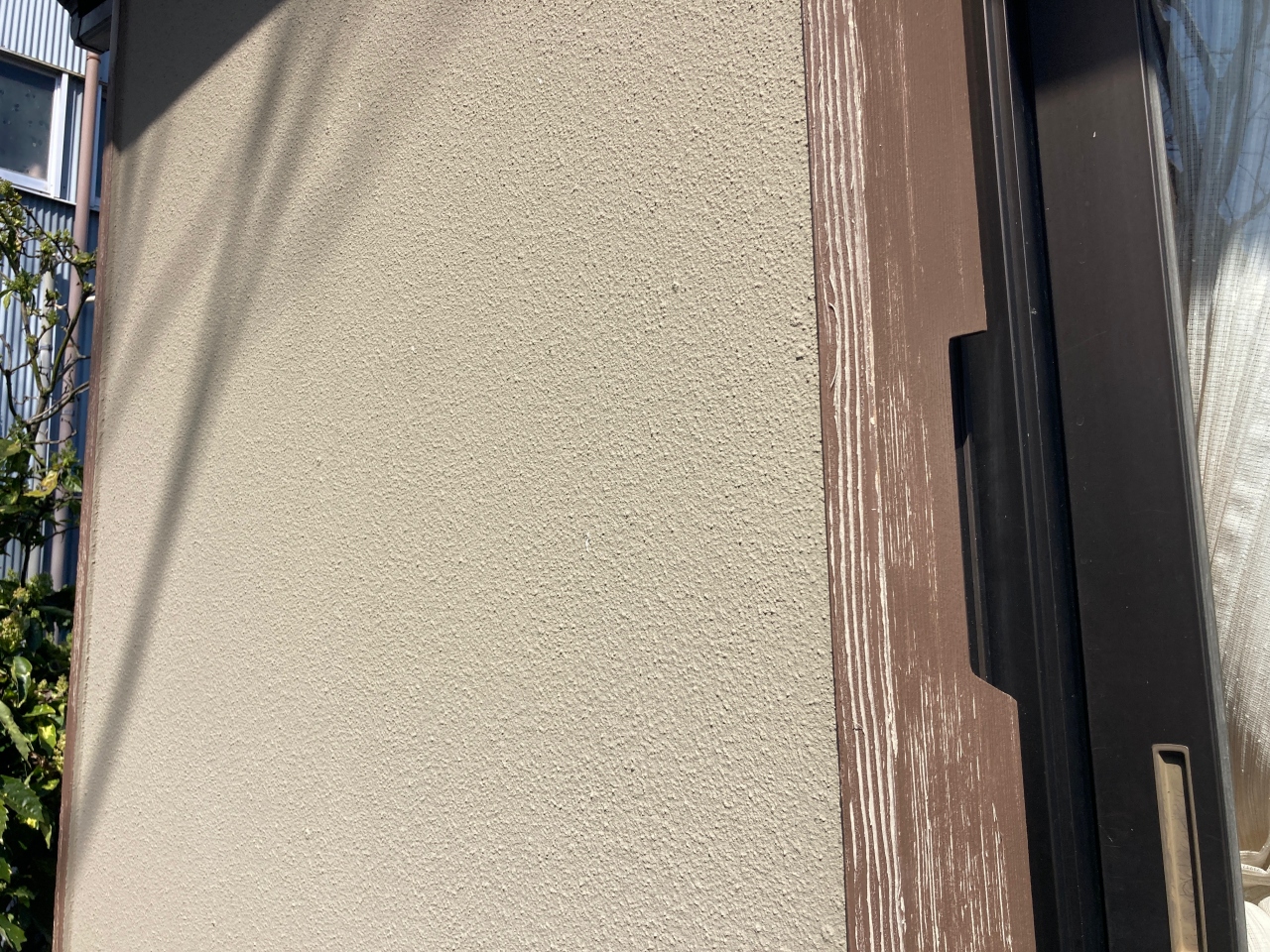 戸箱の塗装　木部の塗装　剥がれの状態