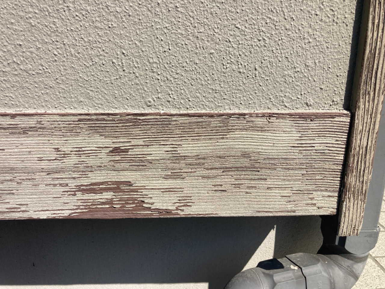 戸箱の塗装　木部の塗装　剥がれの状態