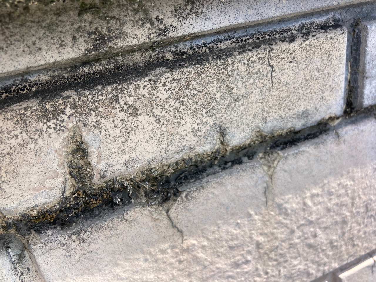 窯業系サイディングの劣化　正しい補修方法　貼替え