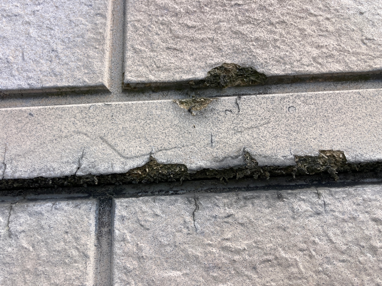 窯業系サイディングの劣化　正しい補修方法