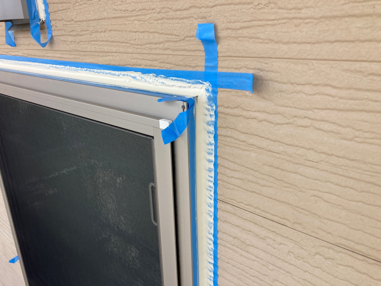 サッシ周りシーリング施工後の状況