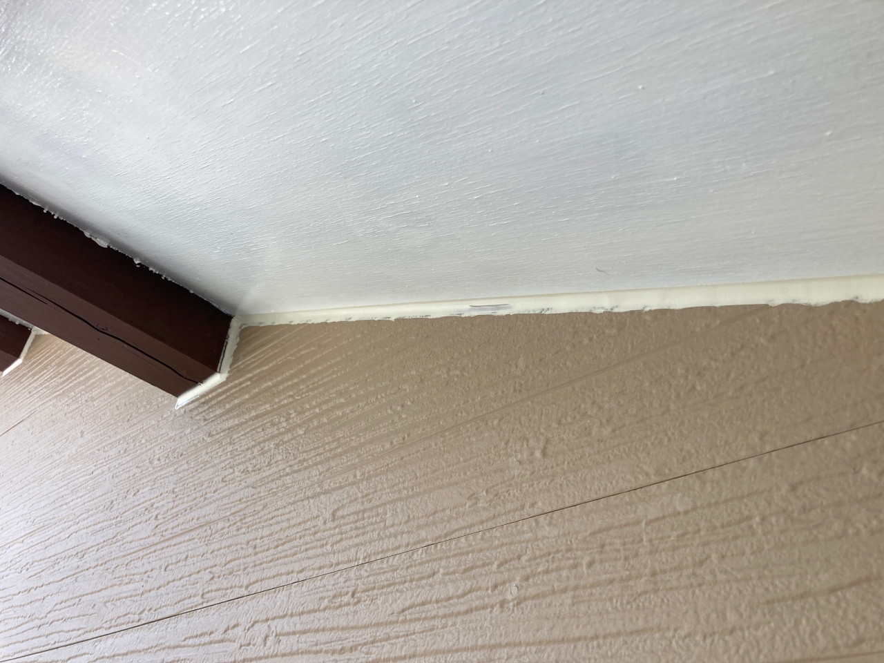 軒天見切り　施工後の状況