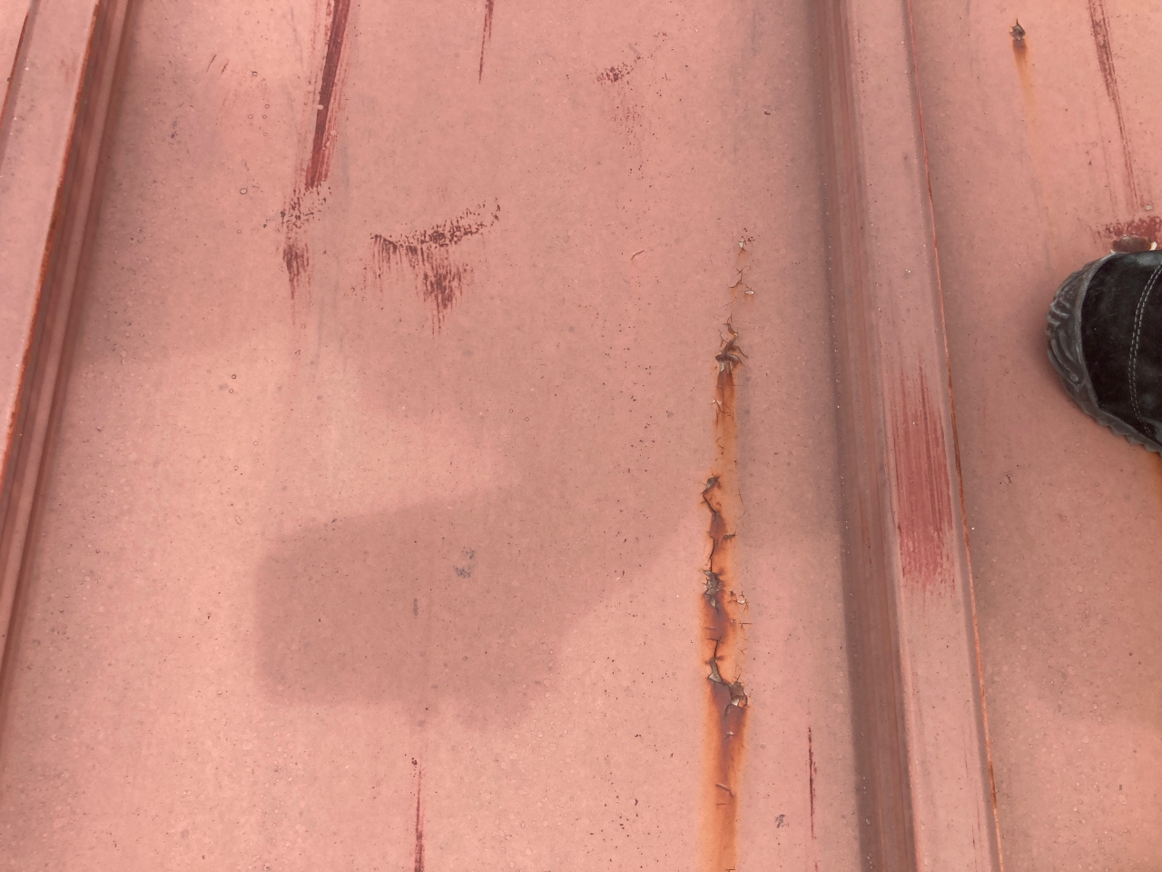 金属　トタン屋根　塗装