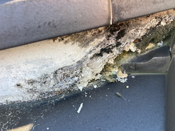 漆喰の重ね塗りの状態