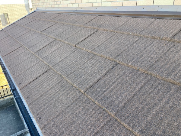 天然石粒付屋根材