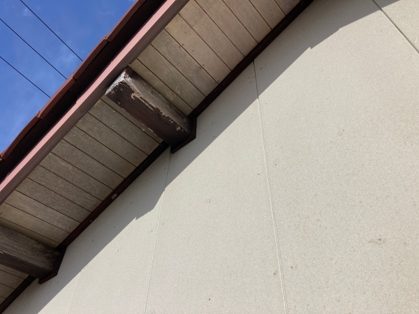 母屋との取り合いも怪しいです