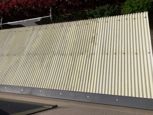 波板の張り替えが必要