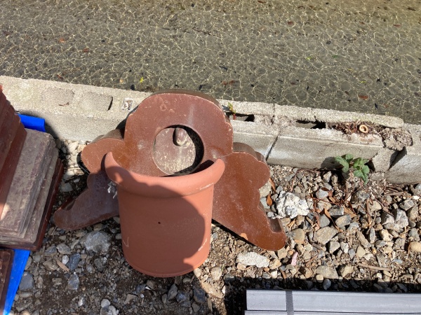 取り外した鬼瓦です