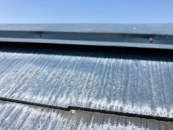 棟板金　隙間があります