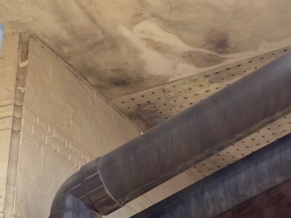 雨染みの確認が出来ます