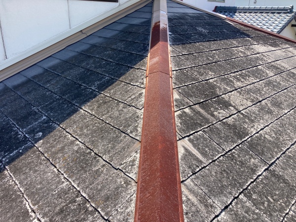 スレート屋根　棟板金釘浮き