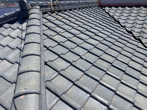 屋根の浮きやズレの確認