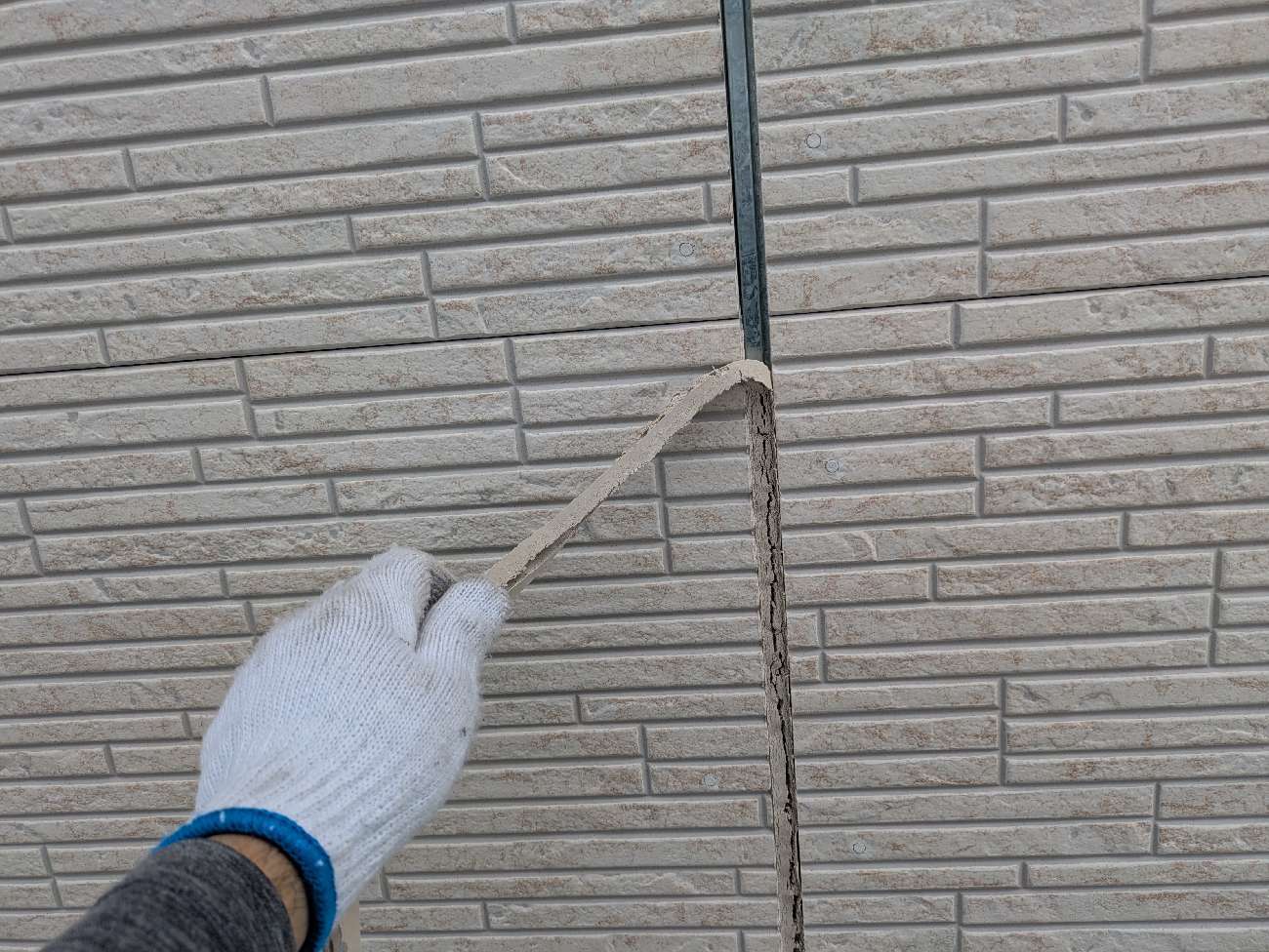 シーリング撤去